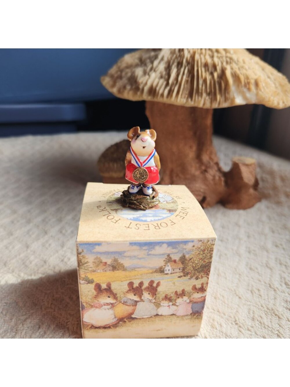Wee Forest Folk MS-18 Victor Gold Medalist Figurine Red Shorts Retired 1996 Anne